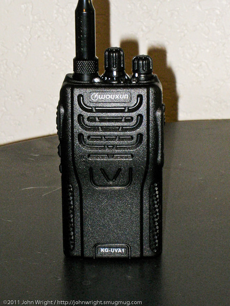 IMAGE: http://johnwright.smugmug.com/Amateur-Ham-Radio/My-Radio-Gear/i-PT7hK3G/0/L/IMG101-2621-SD870-IS-L.jpg