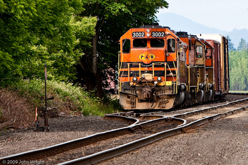 IMAGE: http://johnwright.smugmug.com/photos/575640347_TRLYE-L.jpg